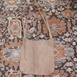 Leather Sling Crossbody Raven+Lily